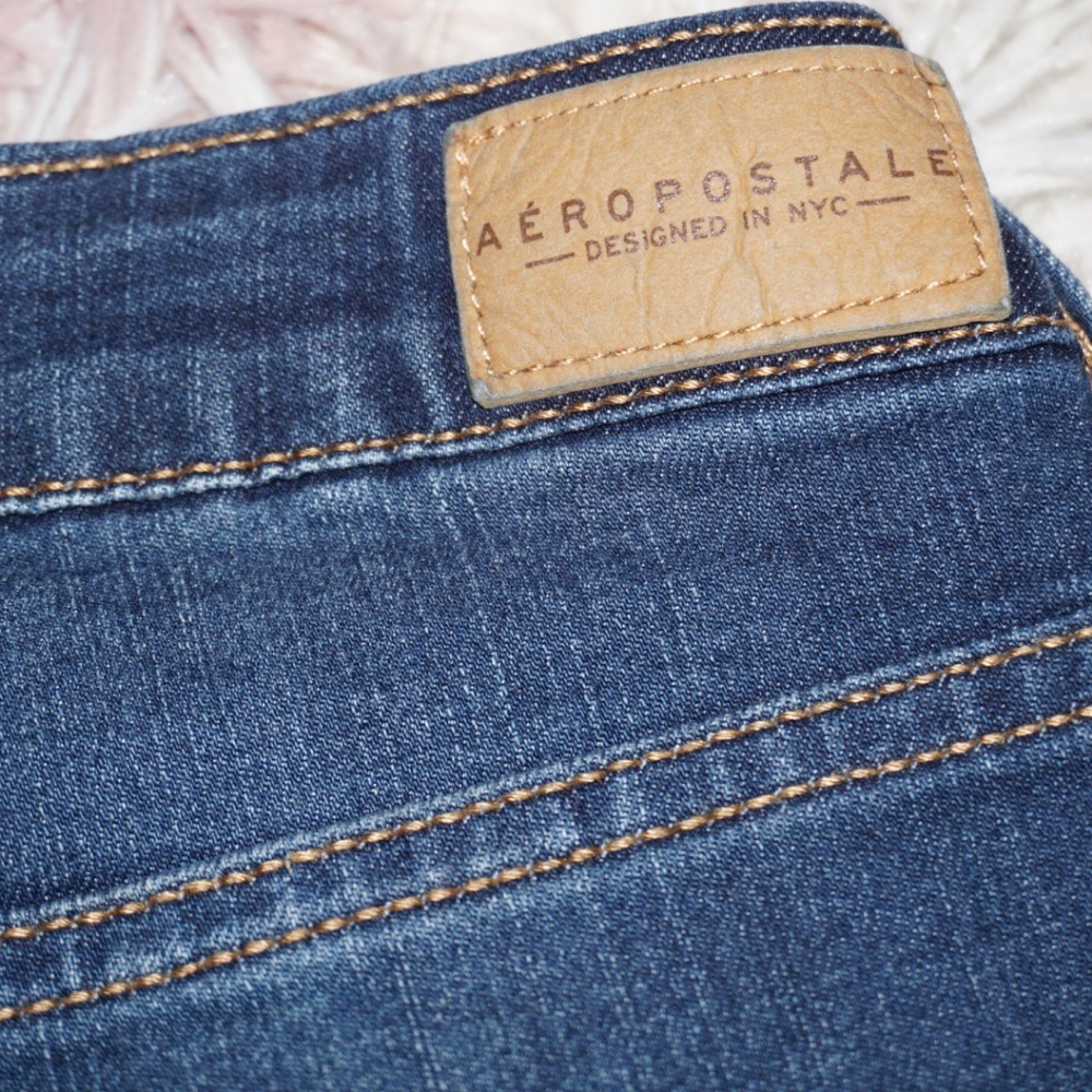 Aeropostal jean and a tommy Hilfiger top